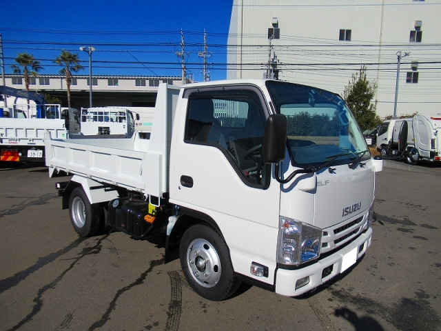 isuzu dump truck
