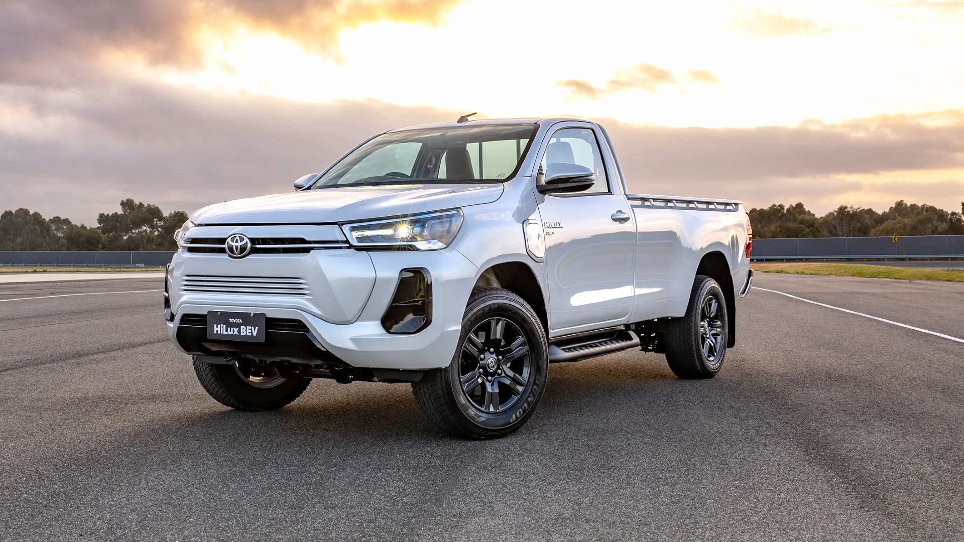 You are currently viewing Toyota Hilux Pickup Truck Detail Overview